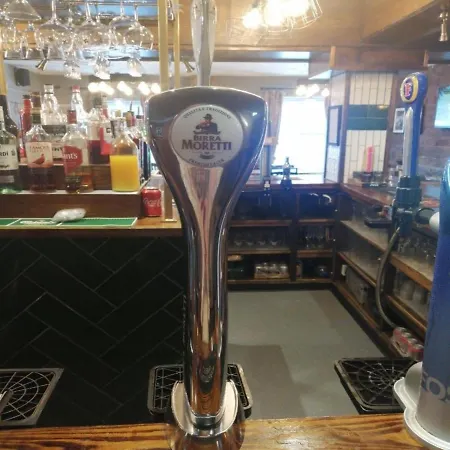 호텔 Oyo The Old Victoria *