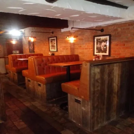 Oyo The Old Victoria * 펜리스