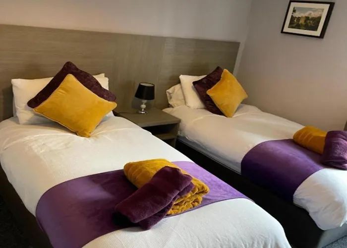 Hotel Oyo The Old Victoria