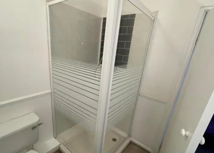 Oyo The Old Victoria