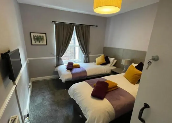 Oyo The Old Victoria Hotel