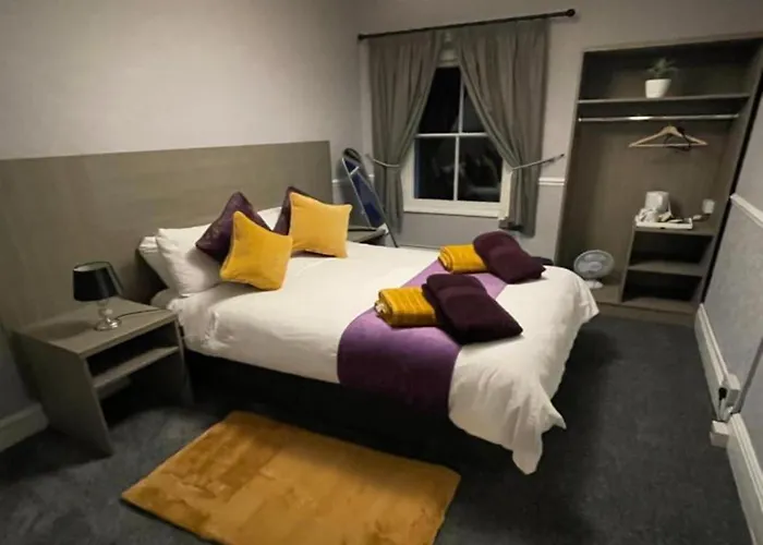 Oyo The Old Victoria